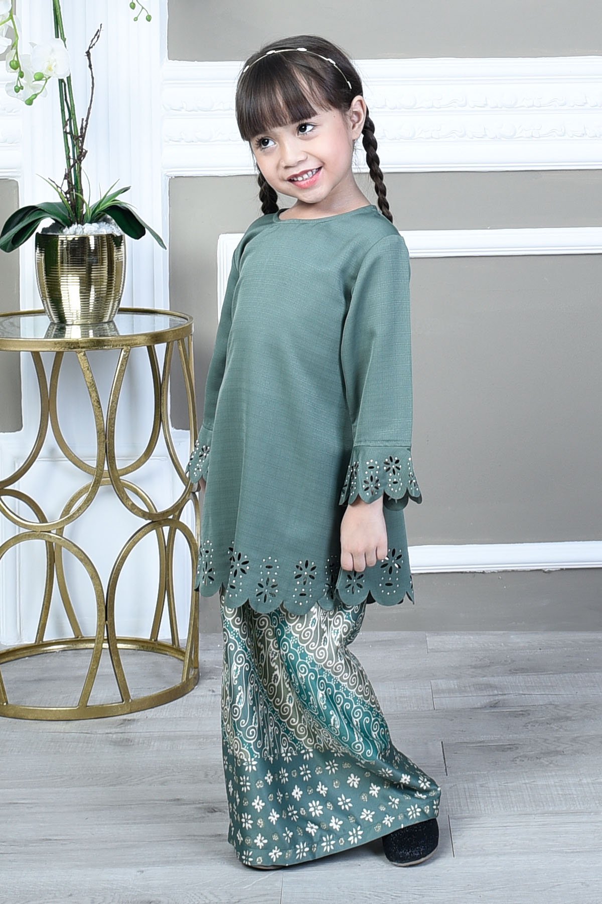 Baju Kurung Batik Lasercut Fatimah Kids – Magic Green ...
