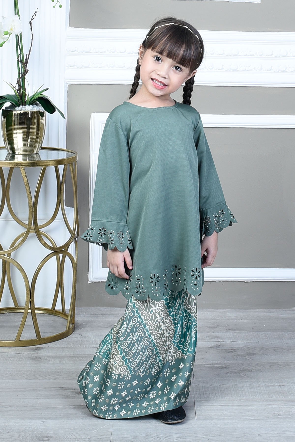 Baju Kurung Batik Lasercut Fatimah Kids – Magic Green ...