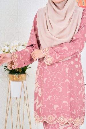Baju Kurung Moden Batik Puteri Latifah Laluna X MCC - Orchid Pink