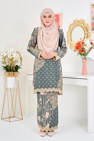 Baju Kurung Moden Batik Puteri Layla Laluna X MCC - Armani Green