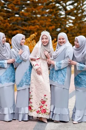 Baju Kurung Lace Allaire - Silver Lining