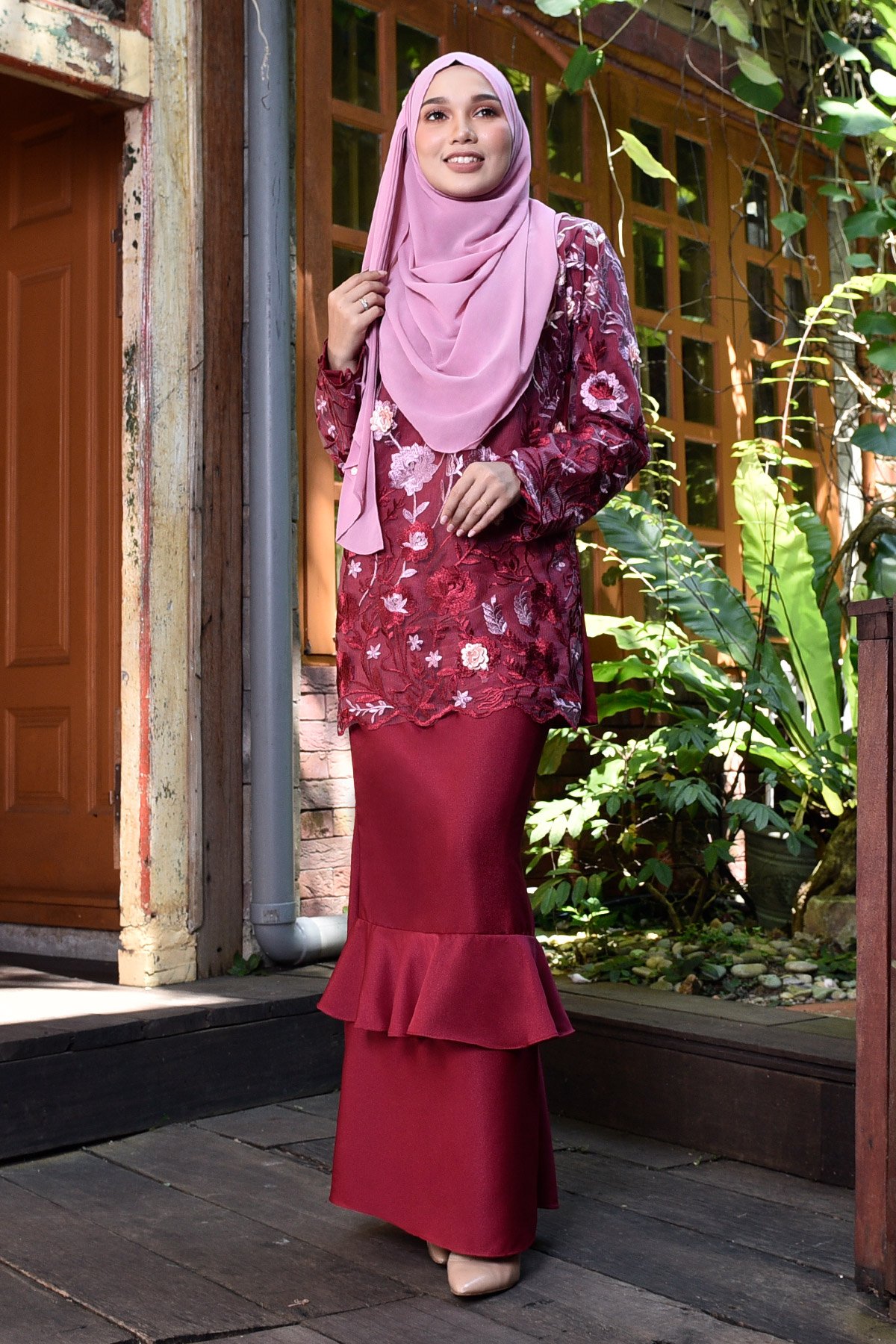 Baju Kurung Lace Celestine - Merlin Maroon