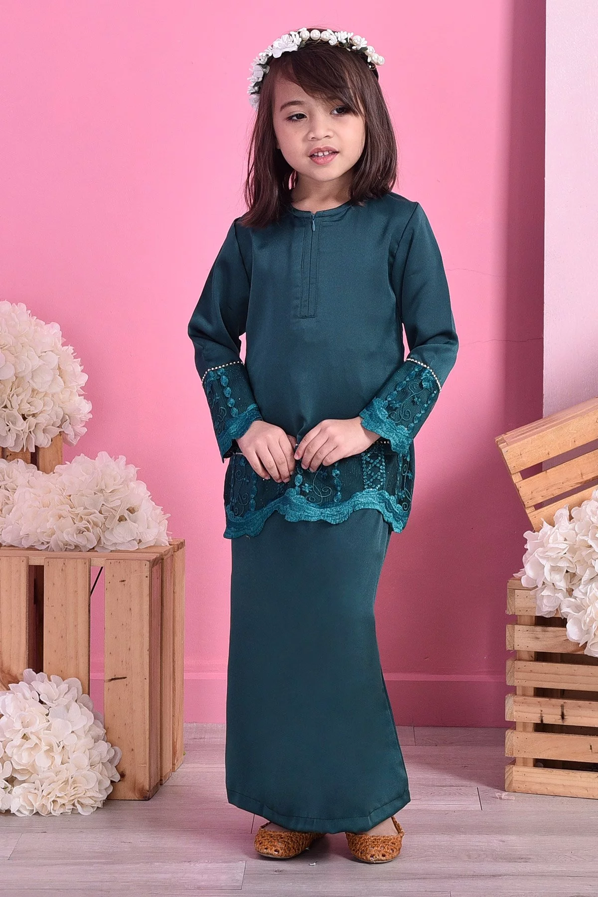 Baju Kurung Lace Carlotta Kids - Lush Green