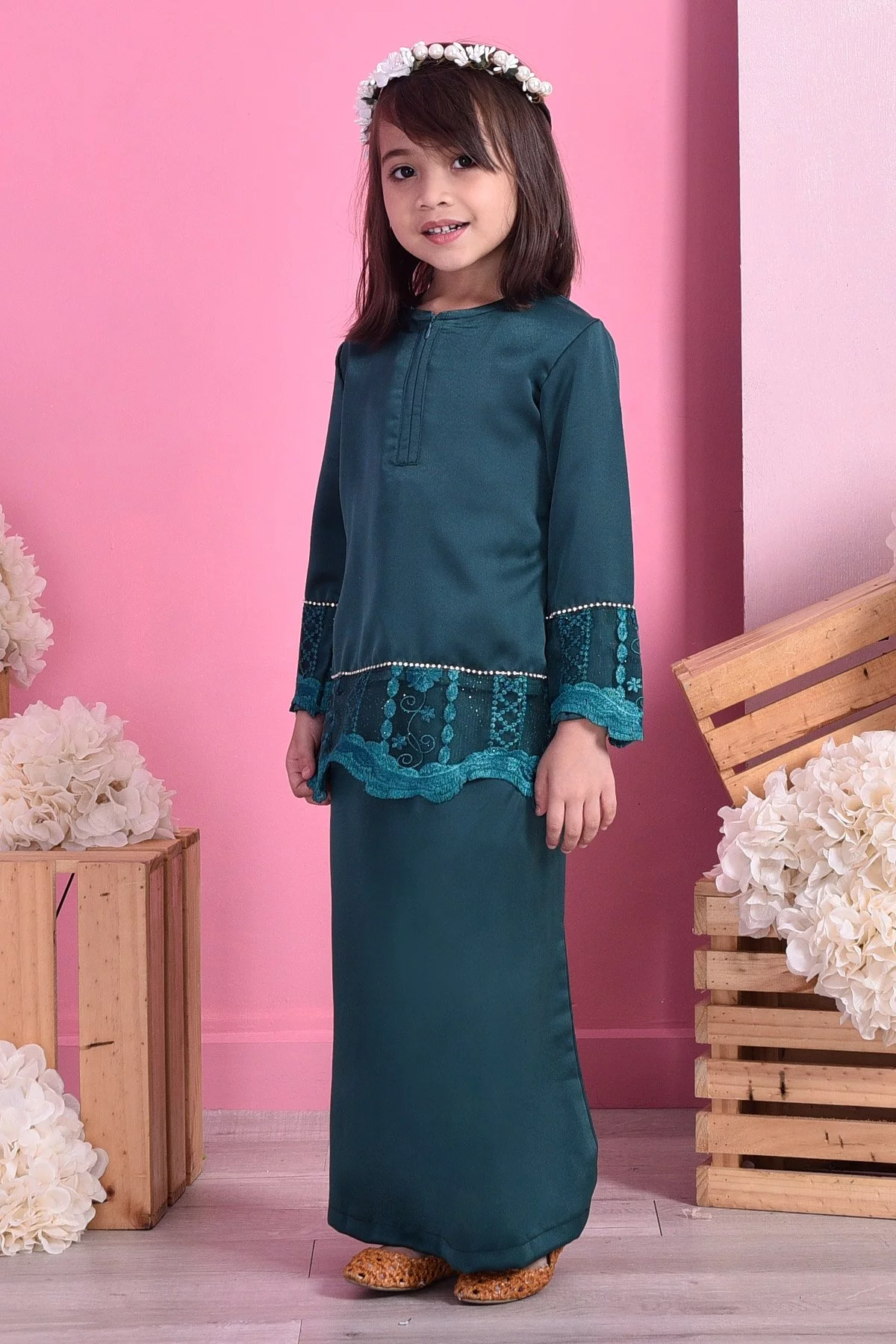 Baju Kurung Lace Carlotta Kids - Lush Green