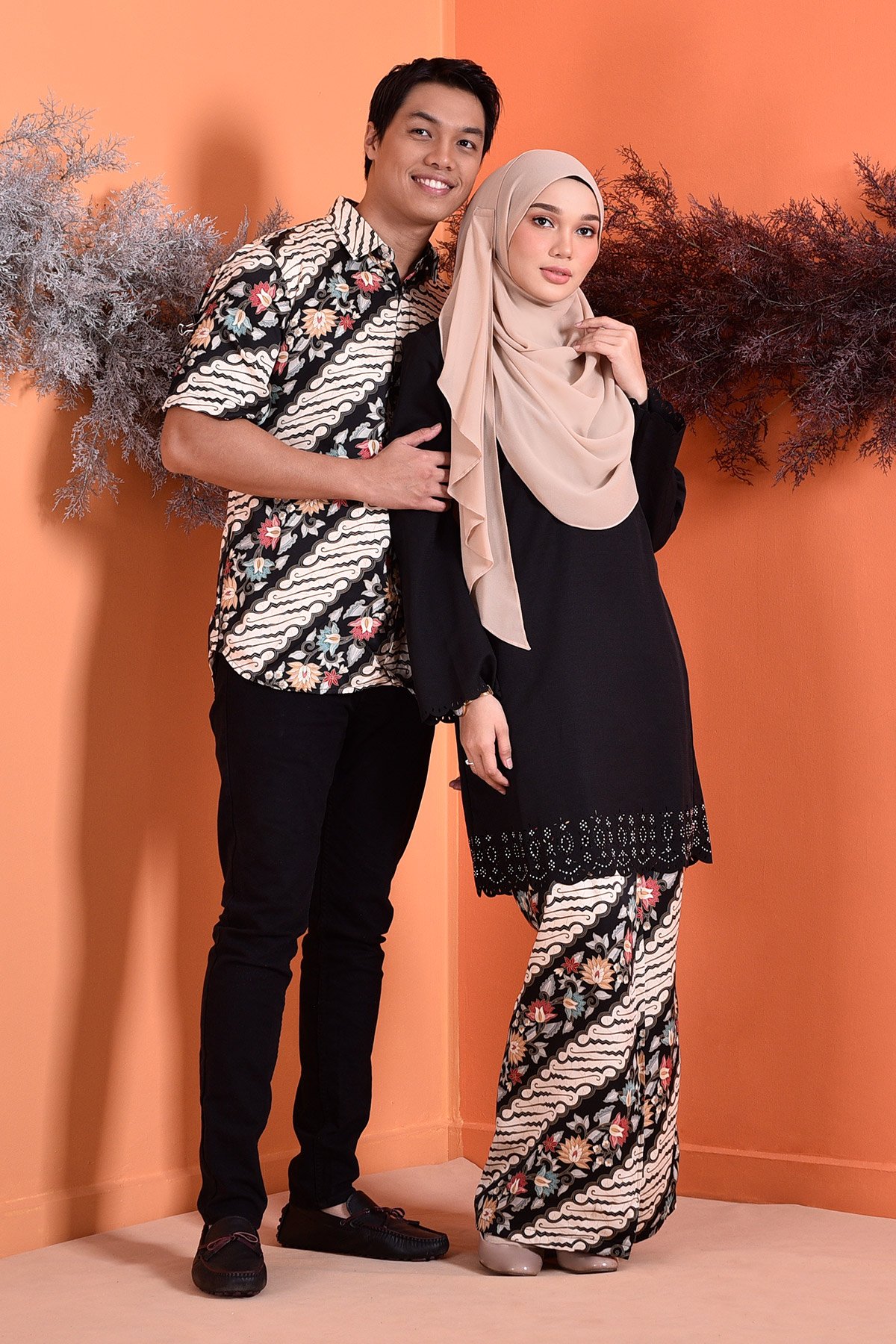 Baju Kurung Batik Nadelle – Black – MuslimahClothing.Com