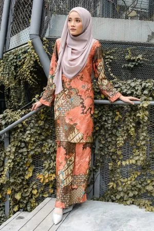 Baju Kurung Batik Satin Silk Narisa - Mandarin Orange