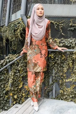 Baju Kurung Batik Satin Silk Narisa - Mandarin Orange