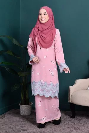 Baju Kurung Lace Madame Dalia - Smoothies Pink