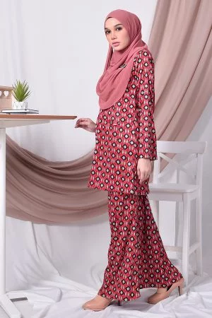 Baju Kurung Kedah Kiara - Tulip Red