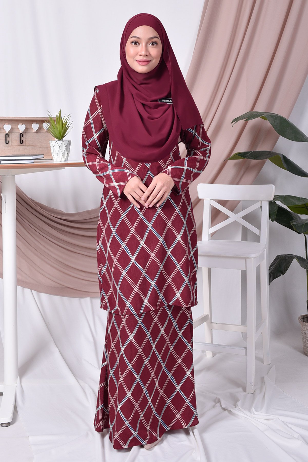 Baju Kurung Moden Tessa – Red – MuslimahClothing.Com