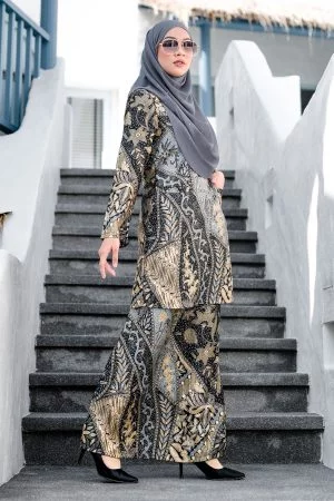 Baju Kurung Kedah Batik Dobby Aimi - Golden Blue