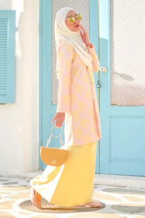 Baju Kebarung Lace Geesha - Peach Custard