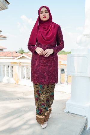 Baju Kurung Batik Lace Pearl Aeda - Ruby Maroon