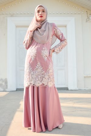 Baju Kurung Lace Aere - Salmon Pink