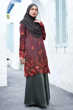 Baju Kurung Lace Latifah - Scarlet Grey