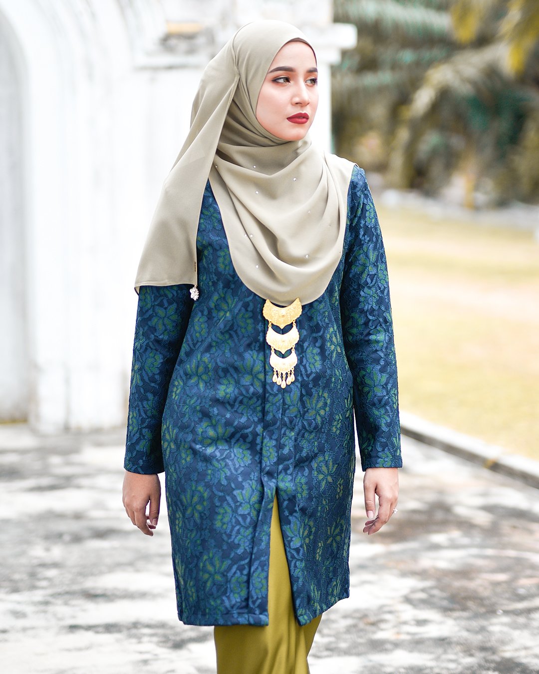 Baju Kebarung Lace Gyra – Green – MuslimahClothing.Com