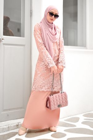 Baju Kurung Lace Amara - Salmon Pink