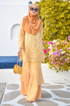 Baju Kurung Lace Azila - Ferrero Gold