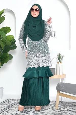 Baju Kurung Lace Pleated Ruffle Adra - Zamrud Green