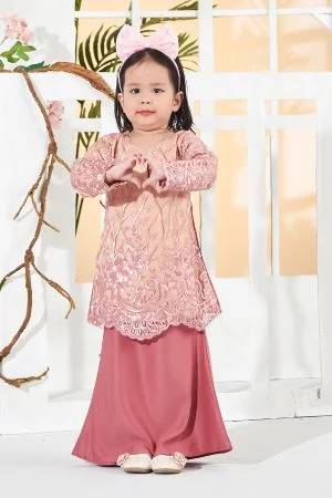Baju Kurung Lace Aifa Kids - Strawberry Latte