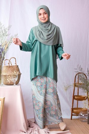 Baju Kurung Kaftan Batik Adiratna - Green Hunter