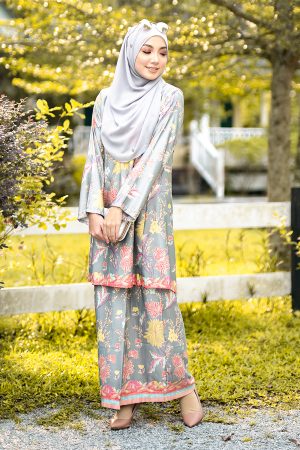 Baju Kurung Pahang Batik Adrisa - Dusty Grey