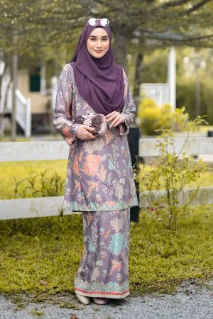 Baju Kurung Pahang Batik Adrisa - Light Purple