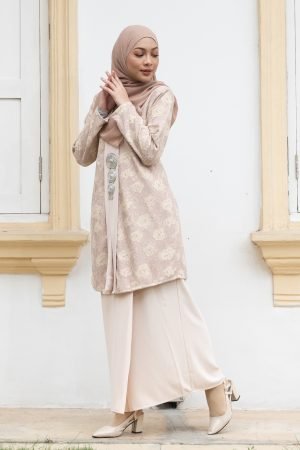 Baju Kebarung Lace Aliah - Light Ivory