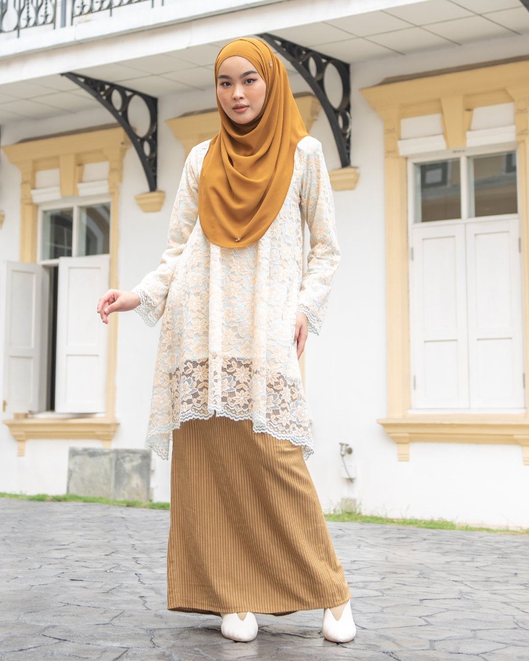 Baju Kurung Lace Anggun – Peachy Mint – MuslimahClothing.Com