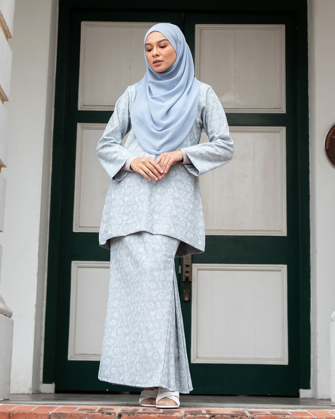 Baju Kurung Kedah Lace Amaya Silver Grey Muslimahclothing Com