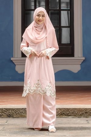 Baju Kurung Royal Jacquard Lace Andara - Pastel Peach