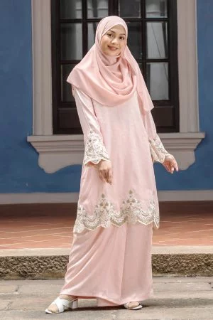 Baju Kurung Royal Jacquard Lace Andara - Pastel Peach