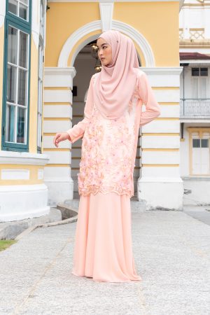 Baju Kurung Lace 3D Armanda - Pastel Peach