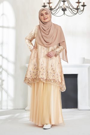 JUAL) Luxe Lace Avalie Dress kurung with Pleated Skirt, Women's Fashion,  Muslimah Fashion, Baju Kurung & sets on Carousell