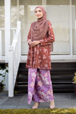 Baju Kurung Batik Lace Arisha - Tawny Brown