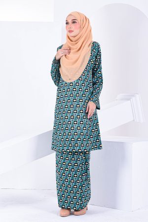 Baju Kurung Pahang Dafne Laluna X MCC - Emerald Green