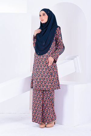 Baju Kurung Pahang Dafne Laluna X MCC - Diamond Red