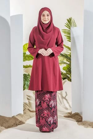 Baju Kurung Pahang Dainani Laluna X MCC - Maroon Black