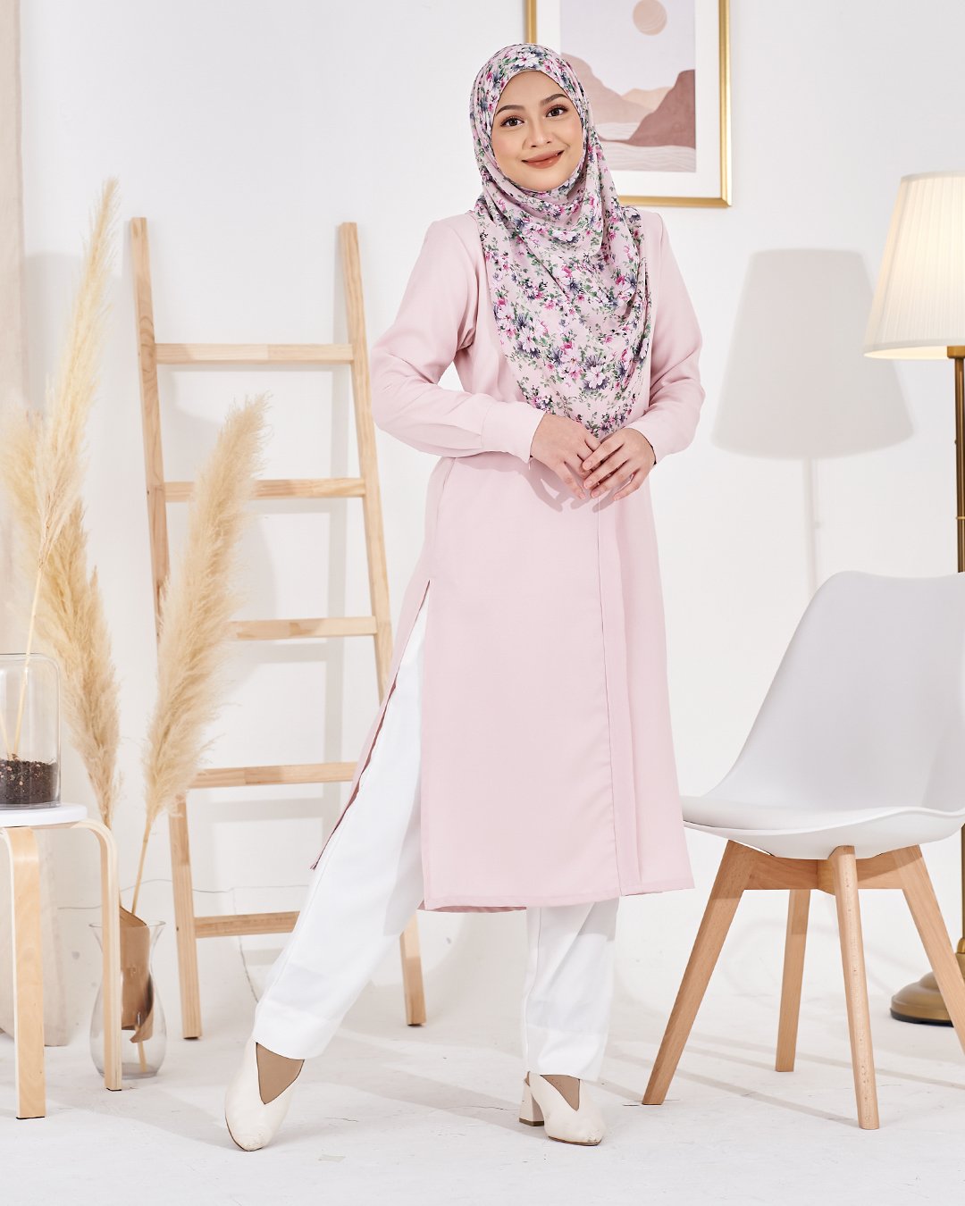Long Top Lahiera Laluna X MCC – Pastel Pink – MuslimahClothing.Com