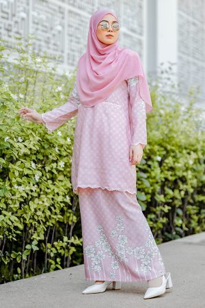 Baju Kurung Kedah Embroidery Ruwaidah - Candy Pink