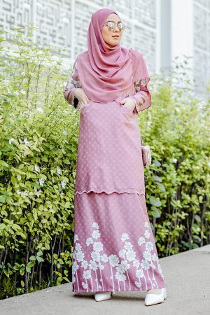 Baju Kurung Kedah Embroidery Ruwaidah - Mauve Purple