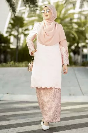 Baju Kurung Lace Embroidery Ruzana - Crystal Pink