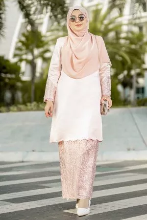 Baju Kurung Lace Embroidery Ruzana - Crystal Pink