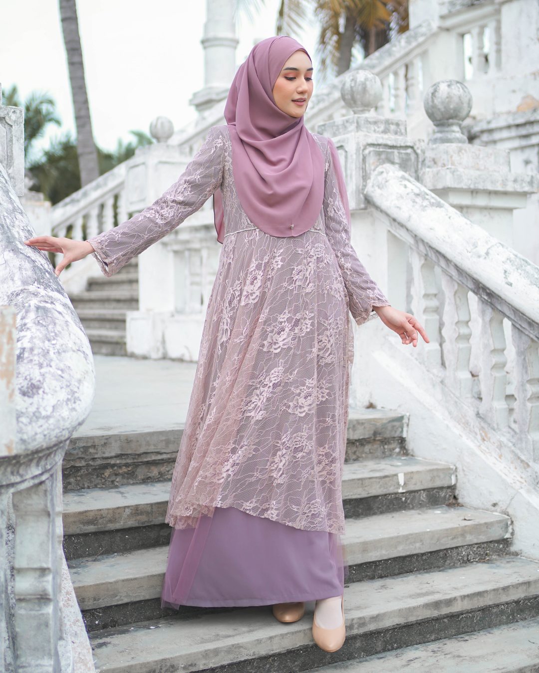 Abaya Lace Renara – Greyish Purple – MuslimahClothing.Com
