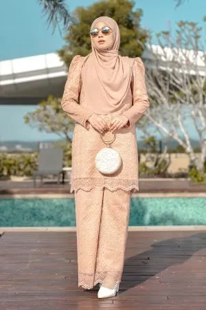 Baju Kurung Moden Puffy Lace Raiqa - Sandy Nude