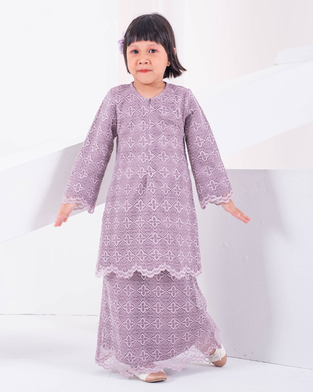 Baju Kurung Moden Lace Raiqa Kids – Light Lavender – MuslimahClothing.Com