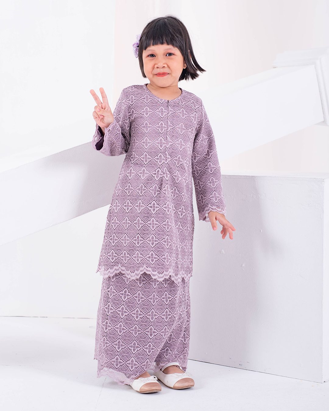 Baju Kurung Moden Lace Raiqa Kids – Light Lavender – MuslimahClothing.Com