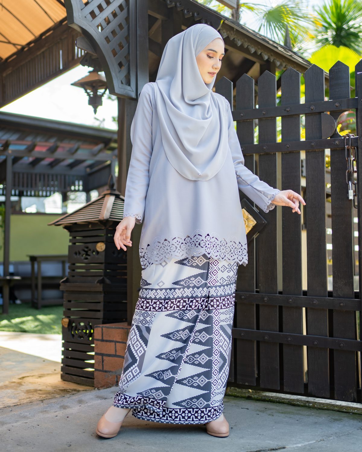 Baju Kurung Batik Lasercut Ateera – Friod Grey – Muslimahclothing Com