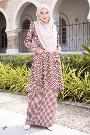 Baju Kurung Pahang Lusla Laluna X MCC - Milo Brown