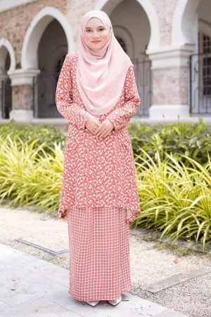 Baju Kurung Pahang Lusla Laluna X MCC - Terra Cotta